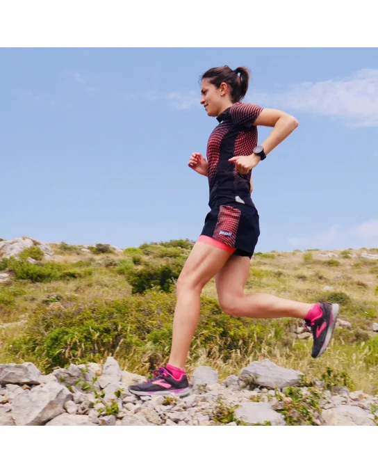 Maillot trail manches courtes femme Lynn Hillock