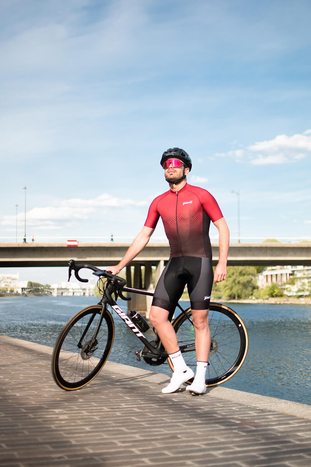 maillot et cuissard cyclisme homme poli