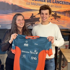 Retour en images sur la soirée de lancement du prochain défi de Luc Montigaud @autourdelucio : ➡️ la traversée de la Méditerranée jusqu’en Corse… en kayak 🛶🤍 POLI est fier d’être au côté de Luc et sa maman Céline pour cette nouvelle aventure en fournissant l’équipement textile technique qui les suivra tout au long de ce défi hors normes.👕 Moment fort de la soirée : Luc et Céline ont découvert le maillot officiel qu’ils porteront pendant la traversée.L’aventure ne fait que commencer…#poliwear #defisportif #kayak #aventure #traverséeméditerranée