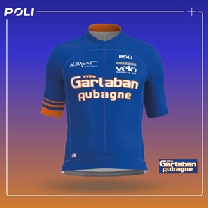 🌟 Une histoire de passion 🌟 Depuis les années 90, le @vtt_du_garlaban réunit des passionnés de vélo autour d’une seule mission : explorer, partager et se dépasser ensemble. 🚴‍♂️💪Nous sommes fiers de vous présenter le maillot représentant l’identité et la passion du club d'#Aubagne ! 🌄✔️ Un style épuré qui met en avant l'essentiel ✔️ Matières techniques pour des performances au top. ✔️ À porter fièrement pour explorer les sentiers incroyables autour d'Aubagne#EspritClub #VTTduGarlaban #CyclismePassion @villedaubagne #aubagnemaville #aubagneenprovence #NouveauMaillotPoli #garlaban #garlabanenforce #garlabanprovence