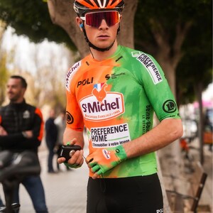 ✨ Le maillot de cyclisme sans zip KORY ✨ 🚴‍♂️ Minimalisme & Performance réunis 🚴‍♀️Découvrez KORY, le maillot Premium ultra-léger et 100% personnalisable qui casse les codes du cyclisme ! Sans zip, seconde peau, il offre un confort inégalé et une respirabilité exceptionnelle.✅ Coupe ultra-ajustée pour une aérodynamique parfaite ✅ Matières techniques pour un toucher doux et un séchage rapide ✅ Protection UV 50+ pour rouler en toute sérénité ✅ Bas dos avec grip silicone pour un maintien optimal ✅ Personnalisation complète pour un style unique🚀 Adoptez la révolution sans zip et osez la différence !🔹 Disponible dès maintenant🔹@dilloncorkery #Cyclisme #Innovation #MaillotSansZip #Personnalisation #rideinstyle