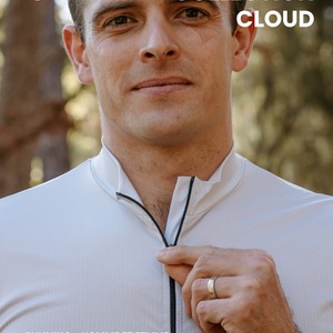 LE RUNNING, MÊME EN HIVER ! ☁️Toujours à la recherche de votre tenue de running pour l’hiver ?Optez pour notre collection Running Cloud Homme et Femme et adoptez LE look sportif pour vos prochaines sessions running 😎Nos maillots manches longues à zip sont conçus en maille douce et extensible pour vous apporter chaleur, confort et liberté de mouvement.👉 Toute cette collection est dispo en 4 coloris sur poli.frN’attendez plus !#teamPOLI #poli #Running #autumn #winter